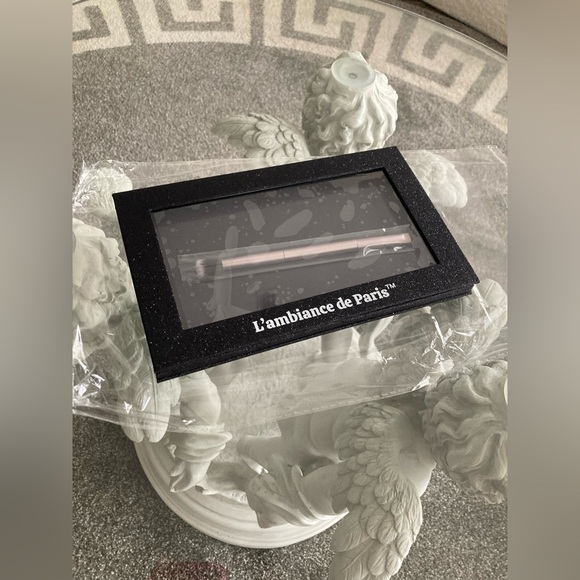 🌑 L’ambiance de Paris empty magnetic eyeshadow & makeup palette, Noir Éclipse. - Picture 4 of 16